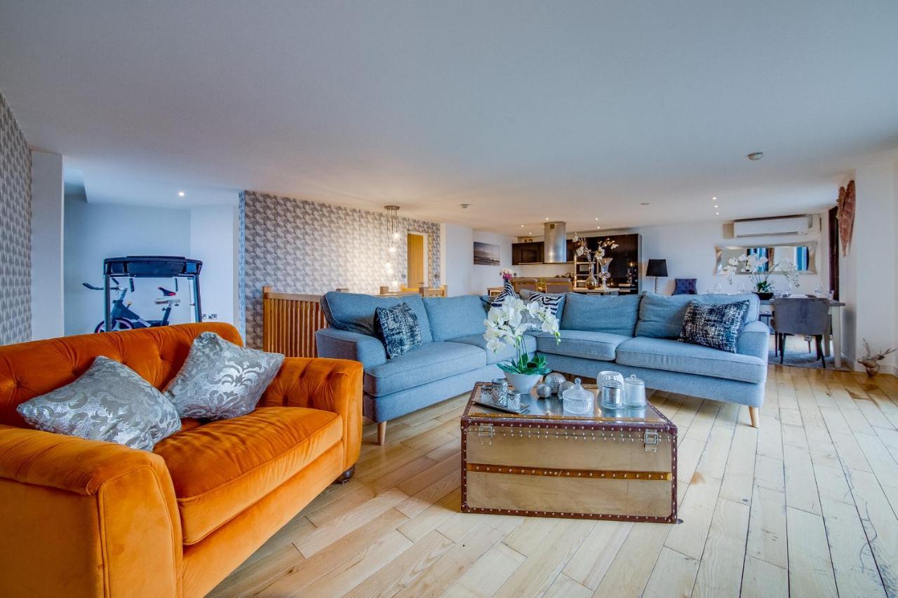 Spacious 3-Bed Penthouse With City Sky Line Views Sheffield Luaran gambar