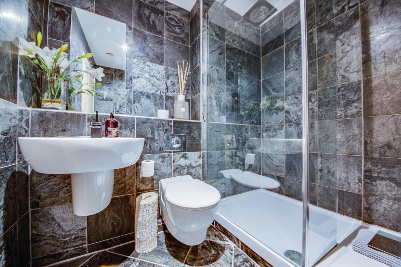 Spacious 3-Bed Penthouse With City Sky Line Views Sheffield Luaran gambar